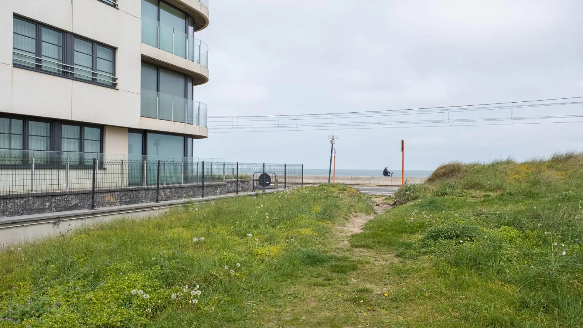 Appartamento Rustig Gelegen Appartement Te Oostende/Middelkerke Belgio